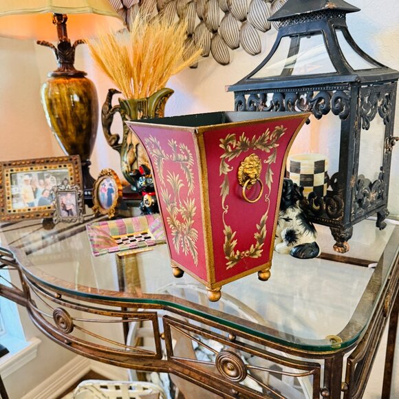 Vintage French Tole Flared Cachepot Planter with Lionheads - Picture 15 of 16